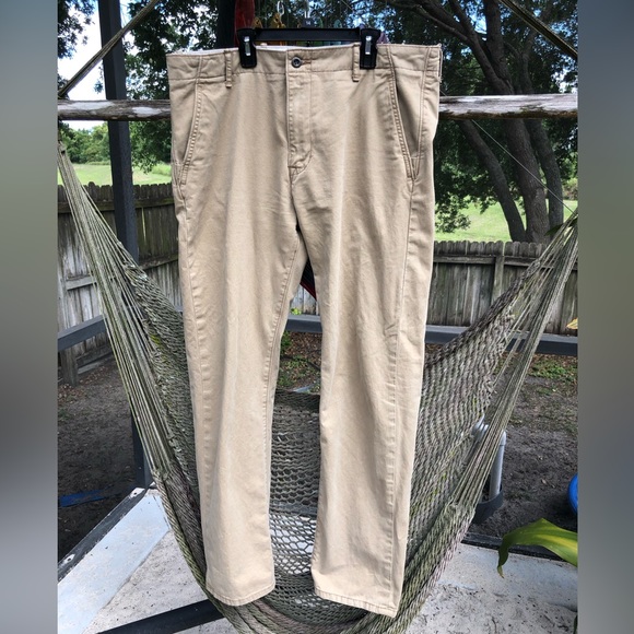 Levi’s khaki chinos 36x32 - Picture 2 of 10